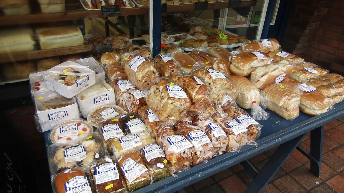 Fullers Bakery – bakery in Crowle town centre